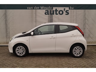Toyota Aygo 1.0 VVT-i X-Play Automaat -AIRCO-LED-CAM-CARPLAY-