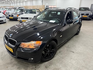 BMW 3-serie Touring 318i / NETTE AUTO / NAP / RIJDT SCHAKELT GOED
