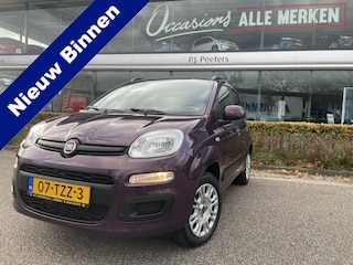 Fiat Panda 0.9 TwinAir Lounge Airco - Dakrails - centrale vergrendeling - lederen versnellingspook - Radio/Cd - Start/stop systeem - stuur leder - stuur multifunctioneel