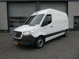 Mercedes-Benz Sprinter 215 CDI L2H2 airco, navigatie ,trekhaak ,3 zits