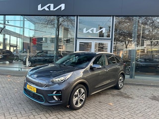 Kia Niro ExecutiveLine 64 kWh | Cruise Control Adaptief | Navigatie | Camera | Leder | Stoelverwarming | Trekhaak | Tot 10Jr. Kia-Garantie |
