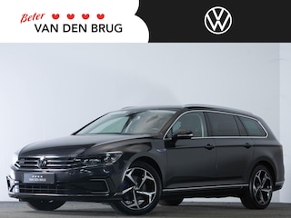 Volkswagen Passat Variant GTE Business 1.4 TSI PHEV 218pk | Wegklapbare trekhaak | Dynamic Chassis | Elektr. kofferbak | Stoel + stuurverwarming | Side Assist |