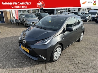 Toyota Aygo 1.0 VVT-i x-now I Airco I Elec. Ramen I Unieke km stand I NL-Auto I