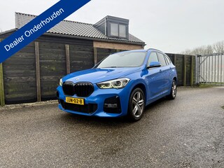 BMW X1 sDrive18i High Executive M-sport, vol leder, head up disp.