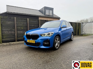 BMW X1 sDrive18i High Executive M-sport, vol leder, head up disp.