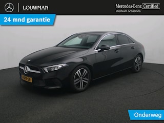 Mercedes-Benz A-klasse 180 Business Solution Luxury Ledkoplampen | Achteruitrijcamera | Sfeerverlichting | Spiegelpakket. Inclusief 48 maanden Mercedes-Benz Certified garantie voor Europa.