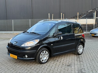Peugeot 1007 1.4-16V Gentry|NAP|Airco|Trekhaak|E-deur