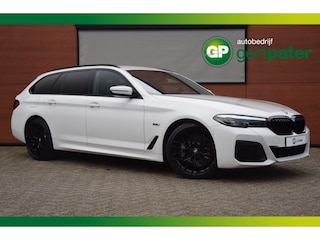 BMW 5-serie Touring 530e xDrive M-Sport Trekhaak/HeadUp/Camera/Shadowline