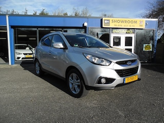 Hyundai ix35 2.0 I STYLE AUTOMAAT NAV ECC 1/2 LEDER LMV CAMERA TREKHAAK PDC RIJKLAARPRIJS