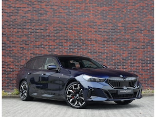 BMW 5-serie Touring 550e xDrive | Pano - Trekhaak - B&W
