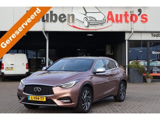 Infiniti Q30 1.6t Premium Tech Navigatie, Panoramadak, Camera, Cruise control, Stoelverwarming, Bose Soundsystem