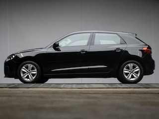 Audi A1 Sportback 30 TFSI Sport (APPLE CARPLAY,NAVI,CRUISE,DIGITAL COCKPIT,LED,BLACK EDITION,SPORTSTOELEN,LM VELGEN,NETTE STAAT)