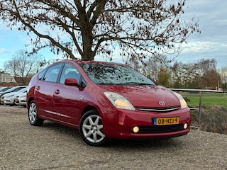 Toyota Prius 1.5 VVT-i Business Edition | Leder + Navi + Clima + Cruise nu €3.750,-!!