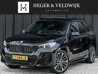 BMW iX1 XDRIVE 30 LAUNCH EDITION 67 kWh | M-SPORT | NL-AUTO | COMFORT ACCESS | PANORAMADAK | 360 CAMERA | HARMAN/KARDON | HEAD-UP | VIRTUAL COCKPIT | MEMORY SEATS | ACTIVE CRUISE | EL. TREKHAAK