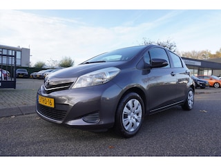 Toyota Yaris 1.3 16v VVT-i 99pk 5D Aspiration AIRCO Parkeer Camera