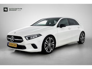Mercedes-Benz A-klasse 180 Business Solution AMG (PANORAMADAK, SFEERVERLICHTING, STOELVERWARMING, GOED ONDERHOUDEN)
