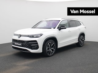 Volkswagen Tayron 1.5 eHybrid R-Line Edition 272 PK | Panoramdak | Trekhaak | Lederen Bekleding | Stoelverwarming Voor & Achter | 360 Camera | Head-Updisplay