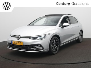 Volkswagen Golf 1.4 eHybrid Style Panoramadak - Trekhaak - Automaat - Camera