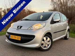 Peugeot 107 1.0-12V XS / Automaat / Airco / LM Velgen / NAP / Radio-CD Speler /
