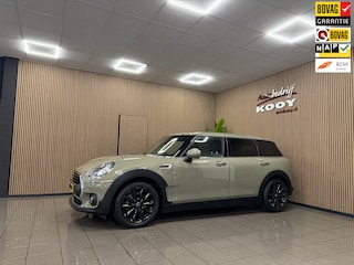 Mini Clubman 1.5 One Business Edition * Panoramadak / Afn. Trekhaak / Navigatie / NL Auto *