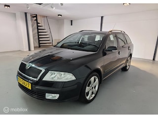 Skoda Octavia Combi 1.6 FSI Ambiente Attractive Business