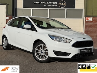 Ford Focus 1.0 Trend Edition/AIRCO/CAMERA/PARKS/NAVI/APK/NAP