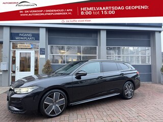 Volkswagen Passat Variant 1.5 eTSI R-Line Edition 150pk | Pano | IQ.Light | ACC | Ergo active + massage