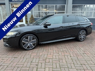 Volkswagen Passat Variant 1.5 eTSI R-Line Edition 150pk | Pano | IQ.Light | ACC | Ergo active + massage
