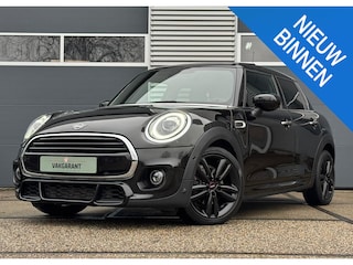 Mini Cooper 1.5 Dalston Edition |Panorama dak |union jack | Stoelverwarming |Cruise controle |