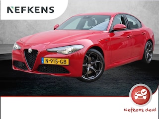Alfa Romeo Giulia 200pk Sprint | Navigatie | Winterpack | Lederen bekleding | Achteruitrijdcamera | Electrische stoelen