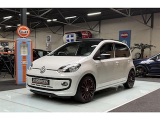 Volkswagen Up 1.0 High up! 99DKM!! PANO!! CRUISE!! Stoelverwarming!!