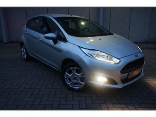 Ford Fiesta 1.0 Style Ultimate Org.NL,Lage KM, Sensoren, Airco,Navi,Cruise,Onderhouds beurt gehad,Zeer nette auto.APK