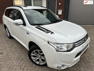 Mitsubishi Outlander 2.0 PHEV Instyle+ / Pano / Leder / Camera / PDC