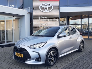 Toyota Yaris 1.5 Hybrid Business 2023! NIEUW & DIRECT LEVERBAAR!!! BLIND SPOT KEYLESS STOELVERW PARK-SENSOREN APPLE/ANDROID PRIVACY GLASS