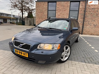 Volvo V70 2.5T Summum | R-Design Velgen | Trekhaak | Nette Auto