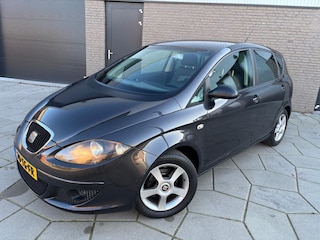 Seat Altea 1.6 Reference | AIRCO| Metallic |RUIME gezinsauto met een HOGE instap