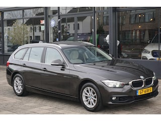 BMW 3-serie Touring 318i Essential