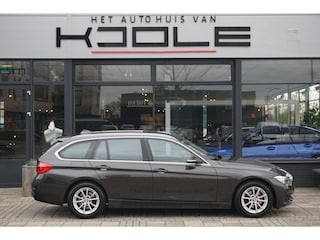 BMW 3-serie Touring 318i Essential