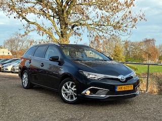 Toyota Auris Touring Sports 1.8 Hybrid | Panodak + Leder + Xenon + Navi nu €8.975,-!!