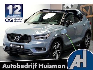 Volvo XC40 1.5 T5 193kW/262pk DCT7 Recharge R-Design HARMAN/KARDON + EL.TREKHAAK + LEER/ALCANTARA + EL.STOEL MET MEMORY + STOEL-&STUURVERWARMING + ADAPT.CRUISE + LANE ASSIST + NAVI SENSUS + KEYLESS ENTRY&GO + CAMERA + PARKSENSOREN V&A + 19" LM-VELGEN!!