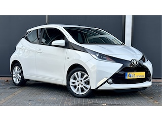 Toyota Aygo 1.0 VVT-i x-play / Clima / Cruise / Camera