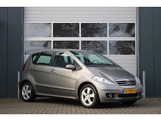 Mercedes-Benz A-klasse 150 Classic Automaat Airco/Stoelverwarming/HalfLeder/RadioCD/Elek.Ramen/C.V./16"LM/Trekhaak/APK:04-07-2026