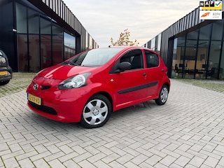 Toyota Aygo 1.0-12V 5drd Weinig KMs NL Auto NAP