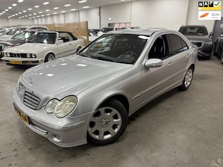 Mercedes-Benz C-klasse 200 K. Elegance / AUTOMAAT / RIJDT SCHAKELT GOED / NETTE AUTO
