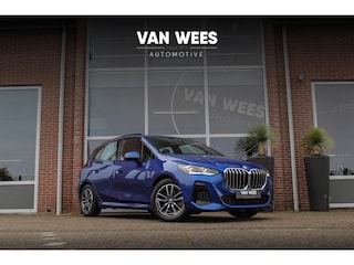 BMW 2-serie Tourer 218i U06 M-sport | M-pakket | 1e eigenaar | BTW auto | Dakraam | DAB | Carplay | Harman-kardon | Alcantara | Camera | LED | Sportstuur | Sportstoelen | ➡️