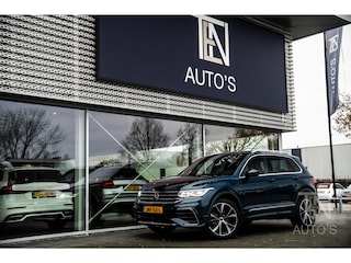 Volkswagen Tiguan 1.4 TSI eHybrid R-Line | HUD | Matrix LED | Panodak | Trekhaak | 20" | 360-camera