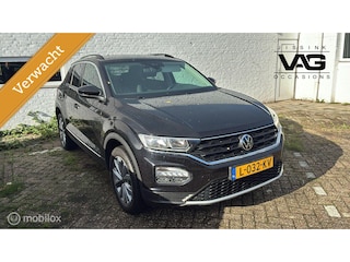 Volkswagen T-Roc 1.0TSI Acc Camera CarPlay Stoelverwarming PDC