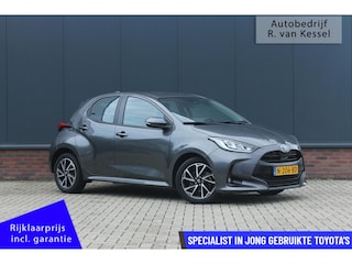 Toyota Yaris 1.5 Hybrid Dynamic I Navigatie I Allseason banden I NL-auto
