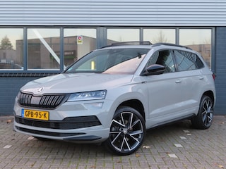 Skoda Karoq 1.5 TSI ACT Sportline Business DSG | pano dak | achterklep elektrisch | stoelverwarming | 19 inch