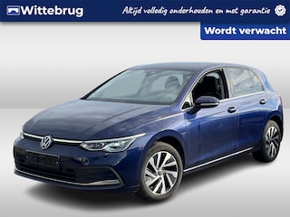 Volkswagen Golf 1.4 eHybrid Style / Carplay / Elec trekhaak / Parkeersensoren voor en achter
